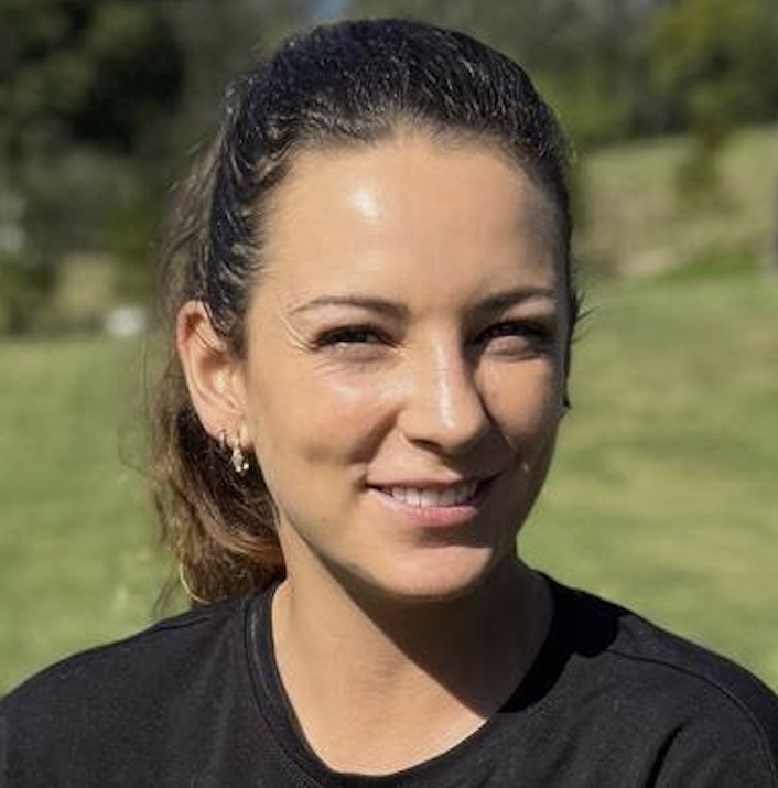 Candice Mollier<br />
Animal Osteopath